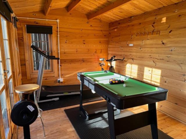 Netflix Home Jacuzzi Gym Fast Wifi Ps5 Free Parking 2 Spaces Hereford Exterior foto