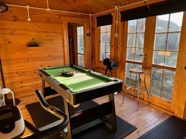 Netflix Home Jacuzzi Gym Fast Wifi Ps5 Free Parking 2 Spaces Hereford Exterior foto